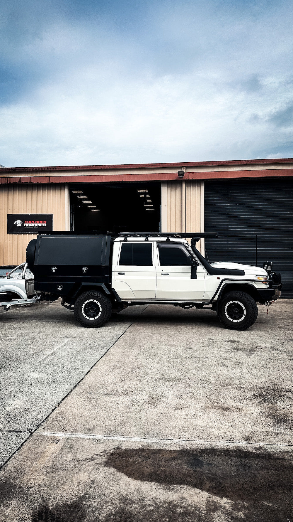 1600mm Aluminium Canopy 2 Door - Toyota 79 Series - Black - Explorer Canopies