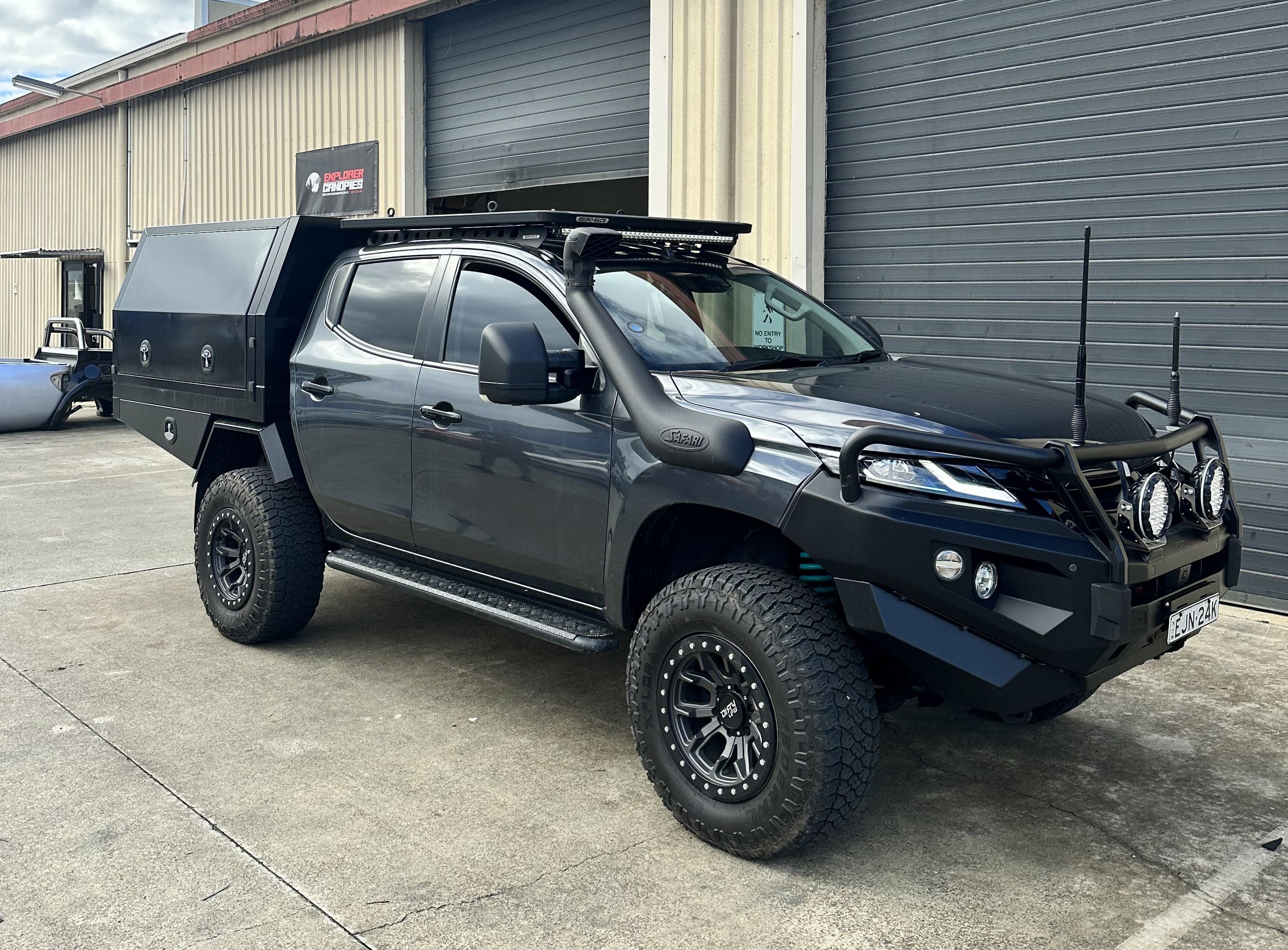 Mitsubishi Triton