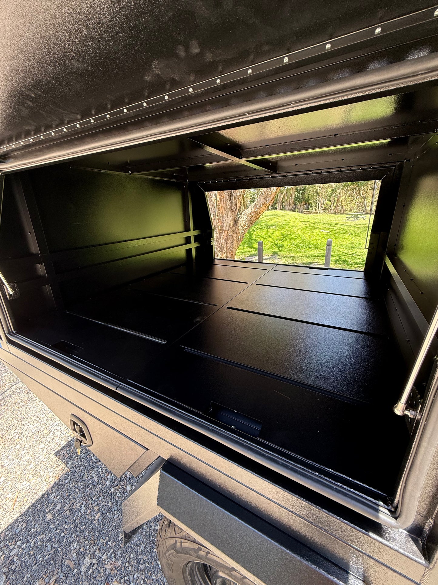 False Floor 1600L