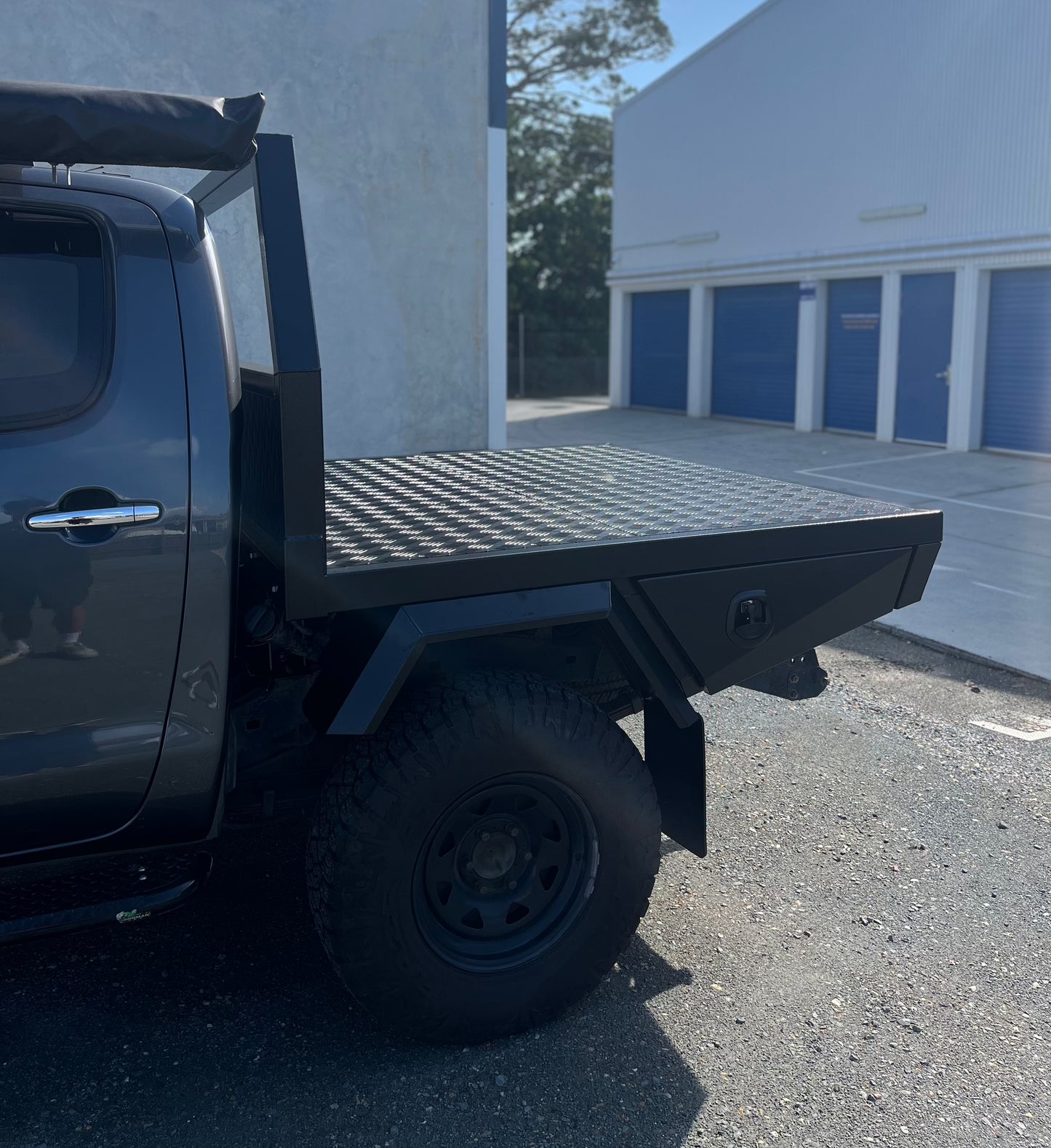 1600mm Black Ute Tray with Headboard