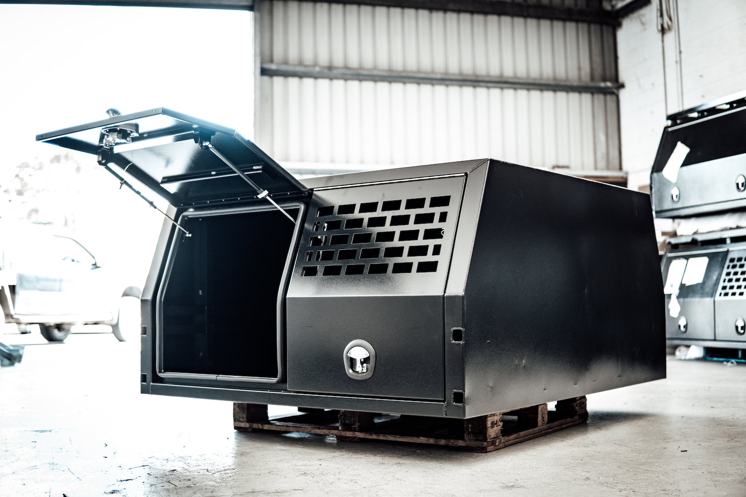 1600mm Aluminium Canopy 3 Door - Black - Explorer Canopies