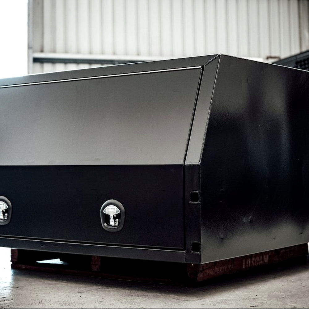 1400mm Aluminium Black Canopy 2 Door