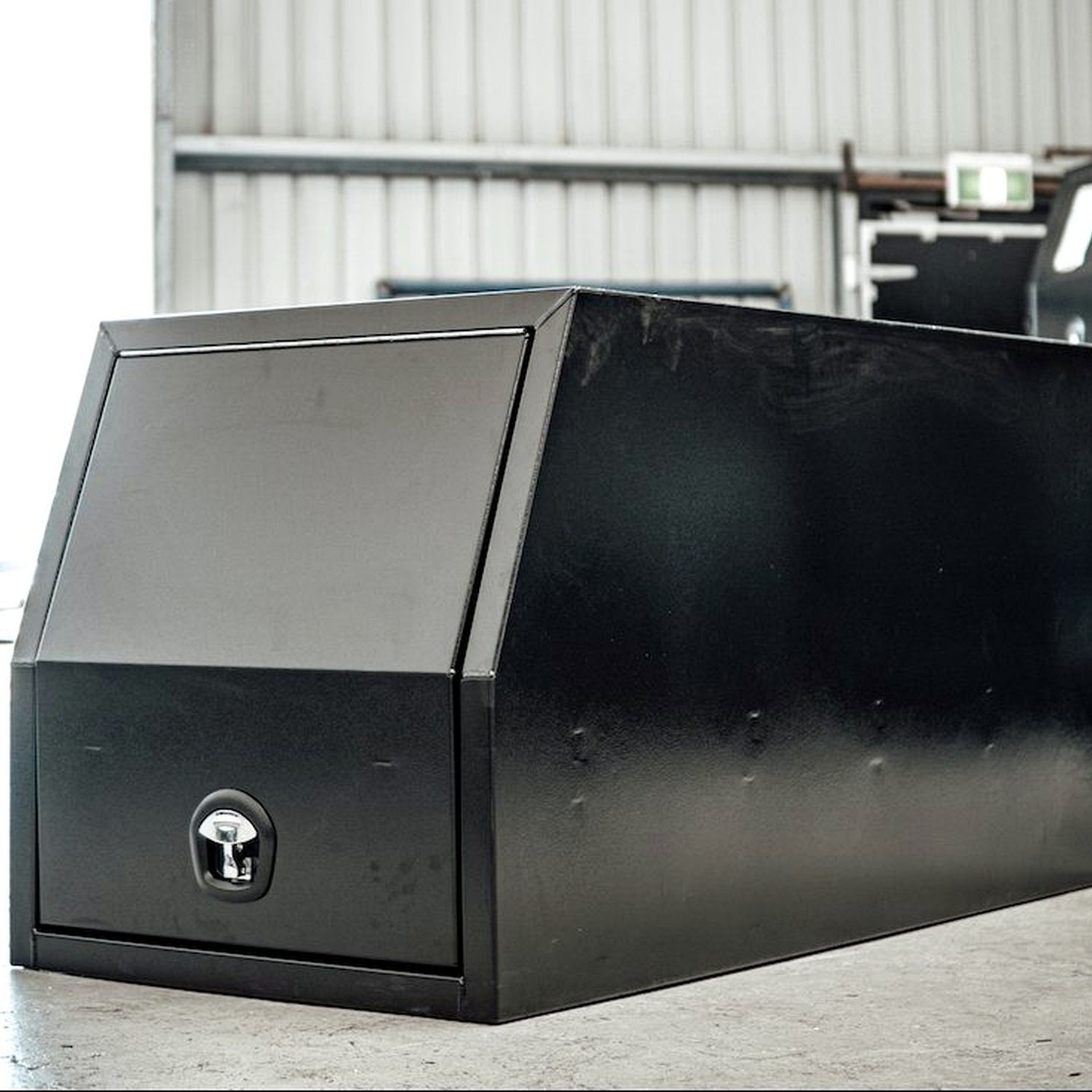 800mm Aluminium Black Canopy 2 Door