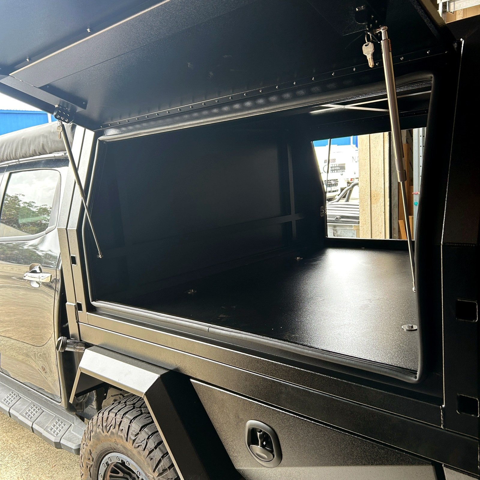 False Floor 1600L