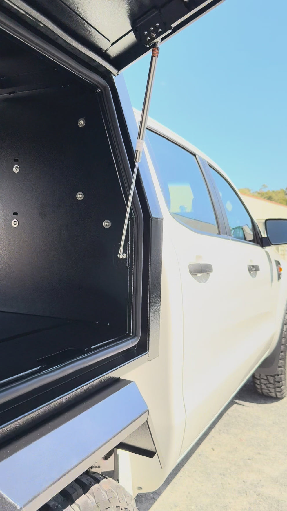 1680mm Service Body With Trundle | Explorer Canopies & Ute Trays